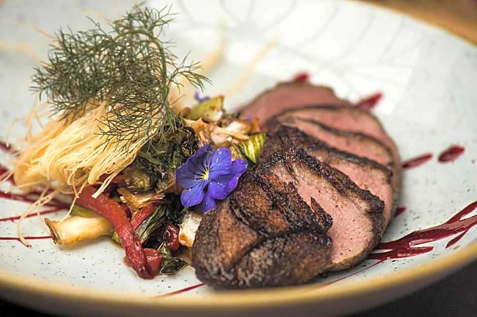 La Mon Hotel & Country Club