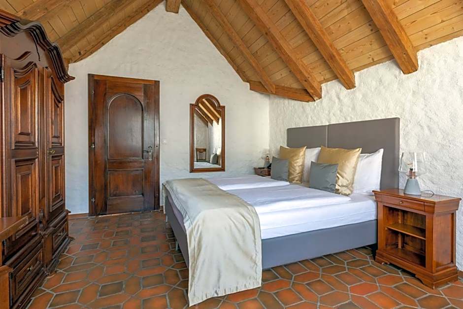 Schloss-Hotel am See - Swiss-Chalet Merlischachen