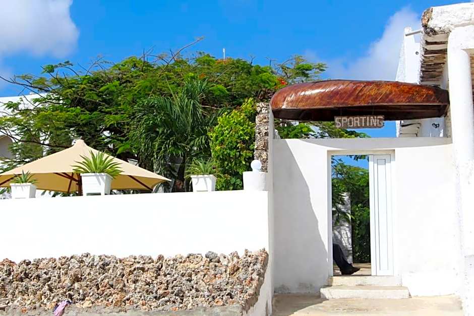 Kaleb's Beachfront Serviced Studio Apartments