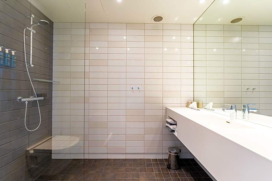 Clarion Hotel The Edge