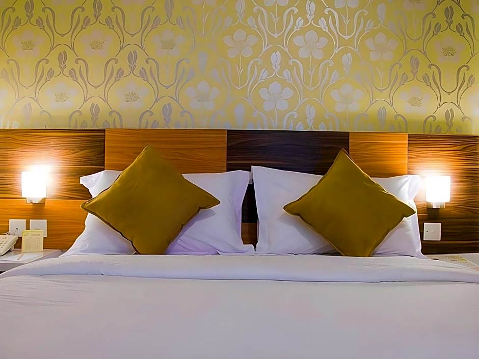 Splash Hotel