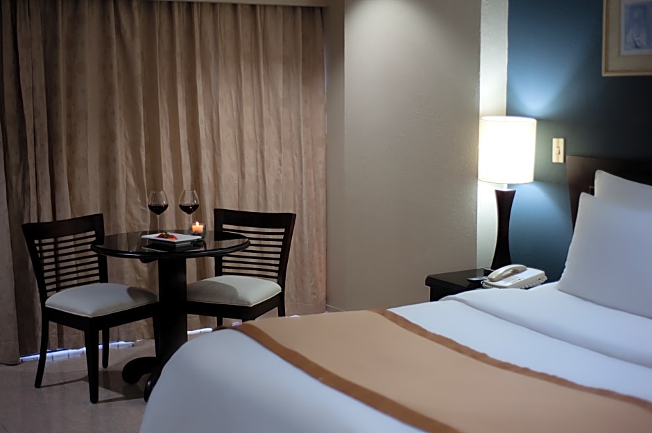 Hodelpa Centro Plaza Hotel