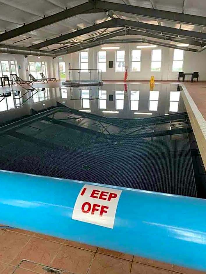 Newperran 102 - 2 Bedroom Country & Valley View Caravan