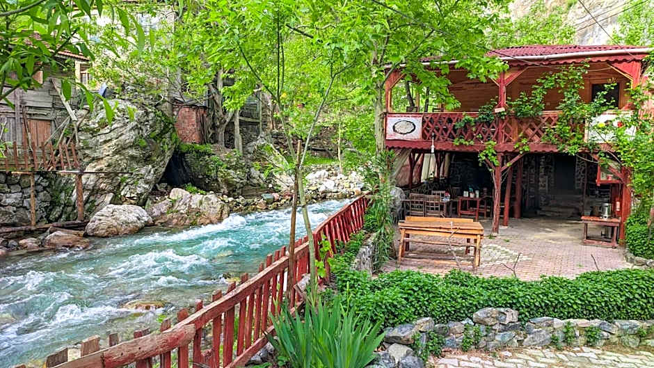 Kapuzbaşı Baştürk Tesisi