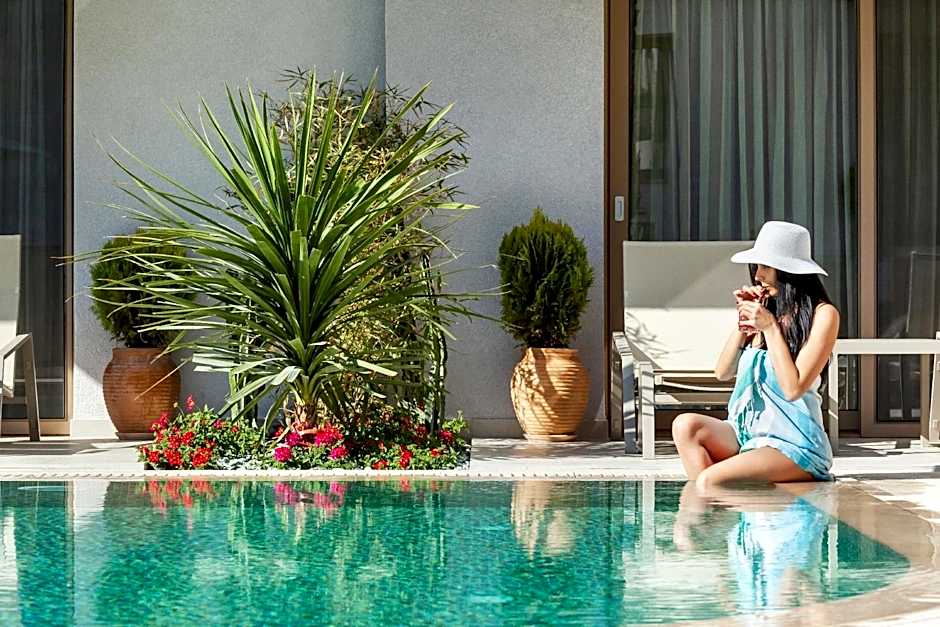 Pefki Deluxe Residences