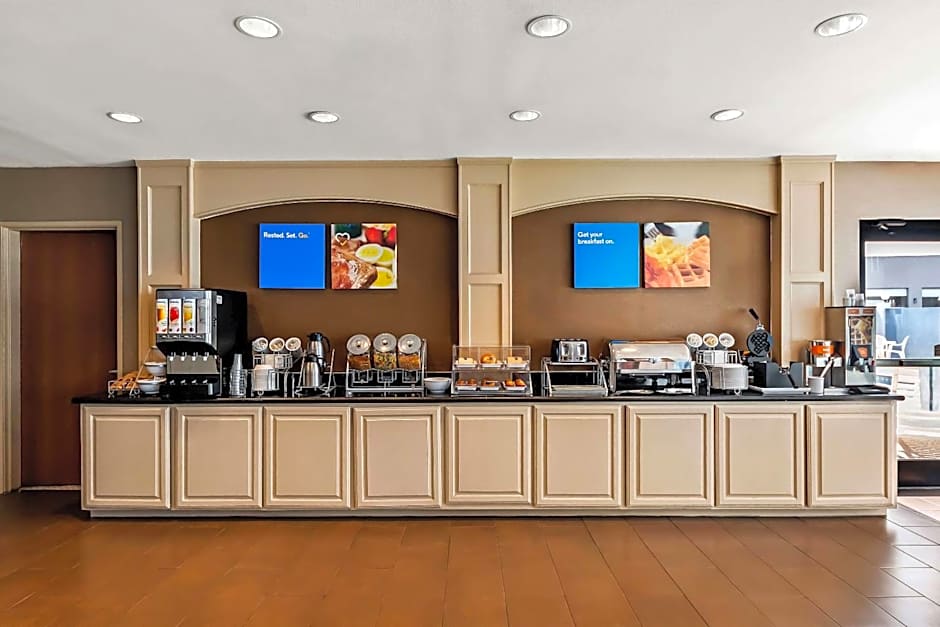 Comfort Inn & Suites Donna near I-2