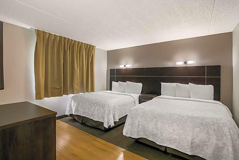 Red Roof PLUS+ & Suites Knoxville West-Cedar Bluff