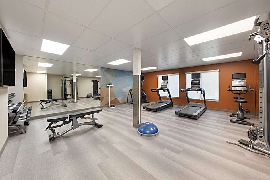 Candlewood Suites McPherson By IHG