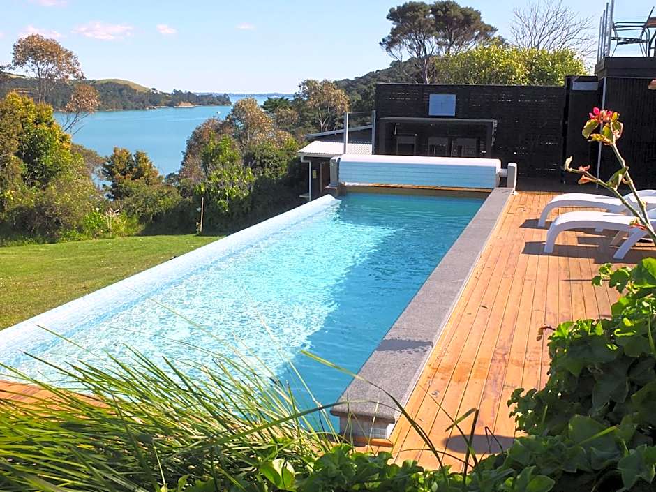 Le Chalet Waiheke Apartments