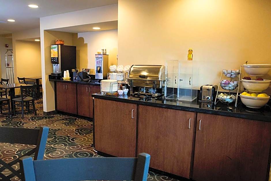 Cobblestone Hotel & Suites - Knoxville