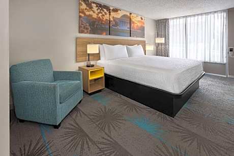 Days Inn by Wyndham Frederick