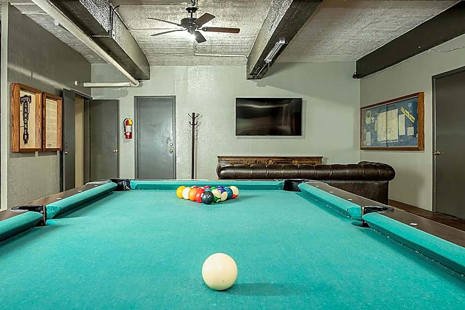 Gardner Hotel