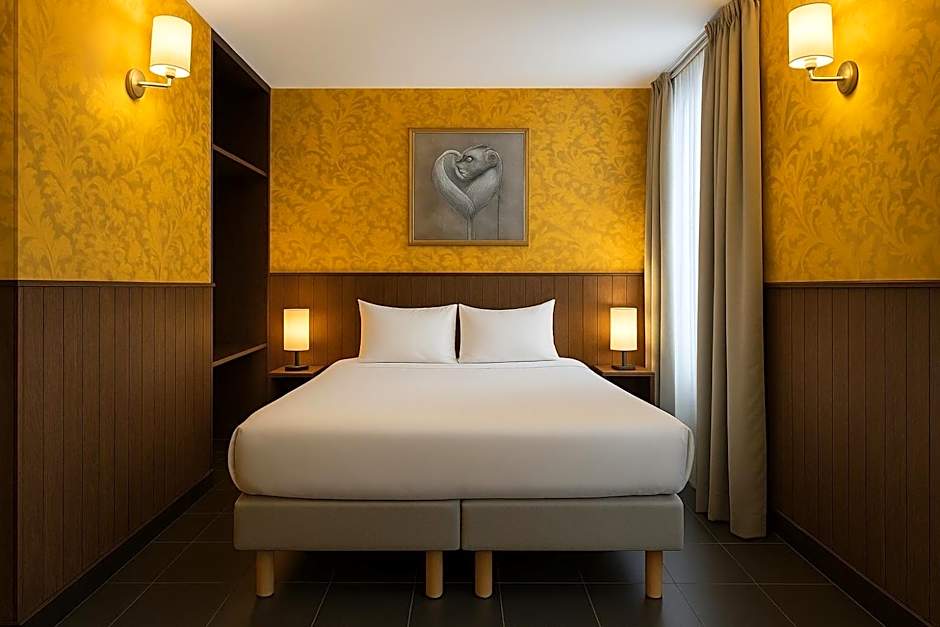 Walled off Hotel Paris