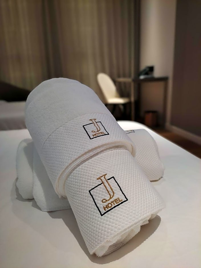 J HOTEL