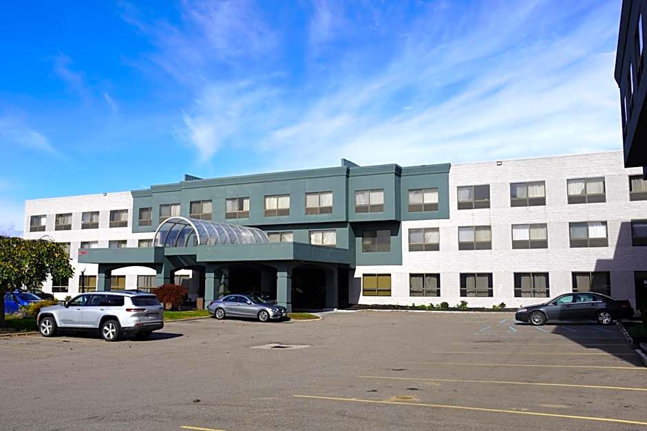 American Inn & Suites