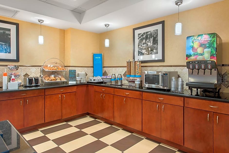 Hampton Inn & Suites Arcata