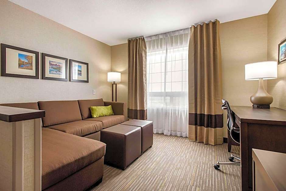 Comfort Inn & Suites