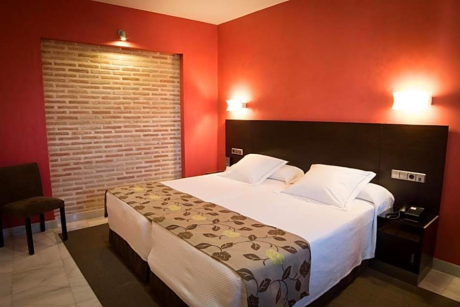 Photo 1 of 2 of Quadruple Room