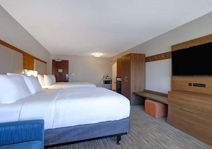 Holiday Inn Express & Suites - Detroit - Dearborn By IHG