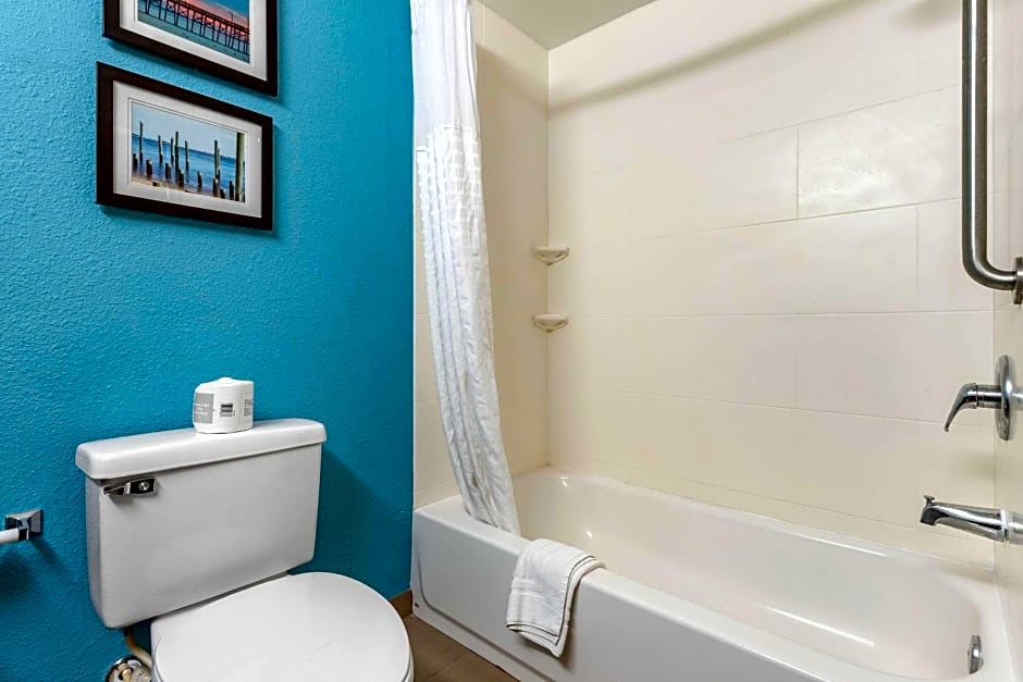 Comfort Suites Southport - Oak Island
