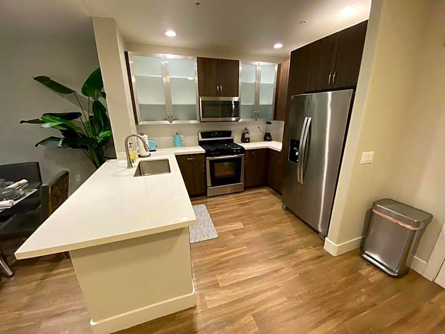 Lux One Bedroom Condo with Garden View