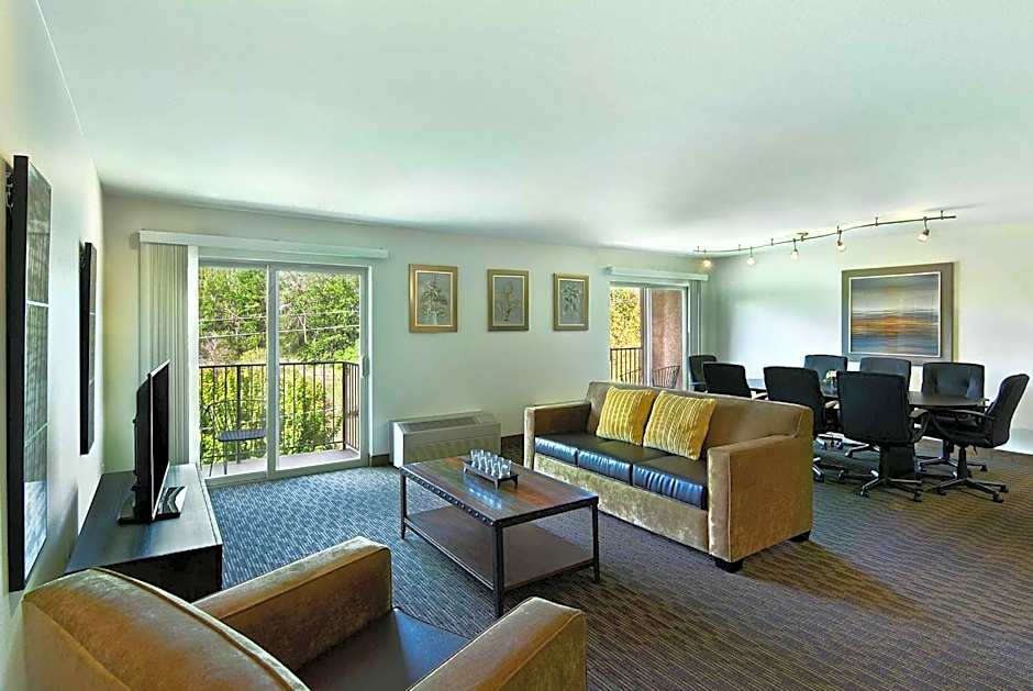 Oxford Suites Yakima