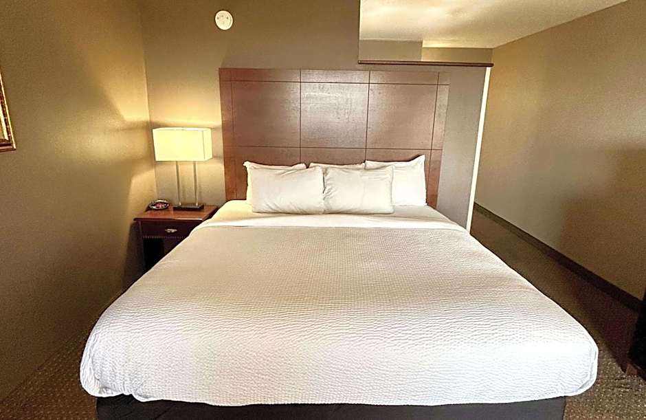 Best Western Plus Kelly Inn