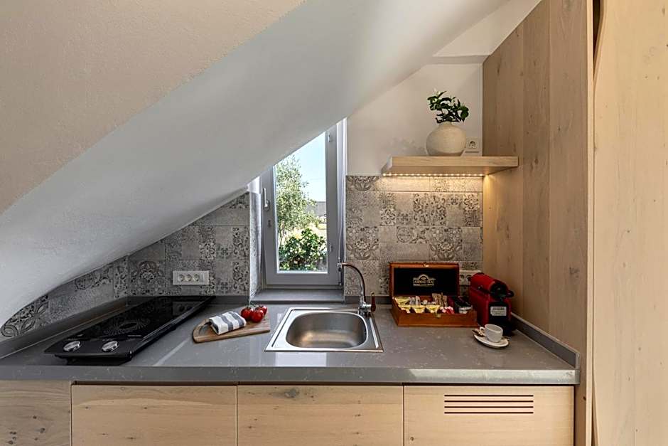 Alafropetra Luxury Suites