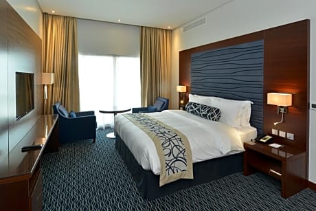 Deluxe King Room - Non-Smoking