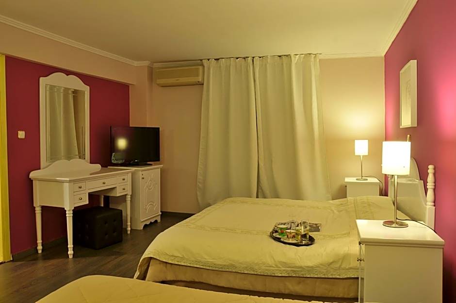 Photo 1 of 2 of Triple Room