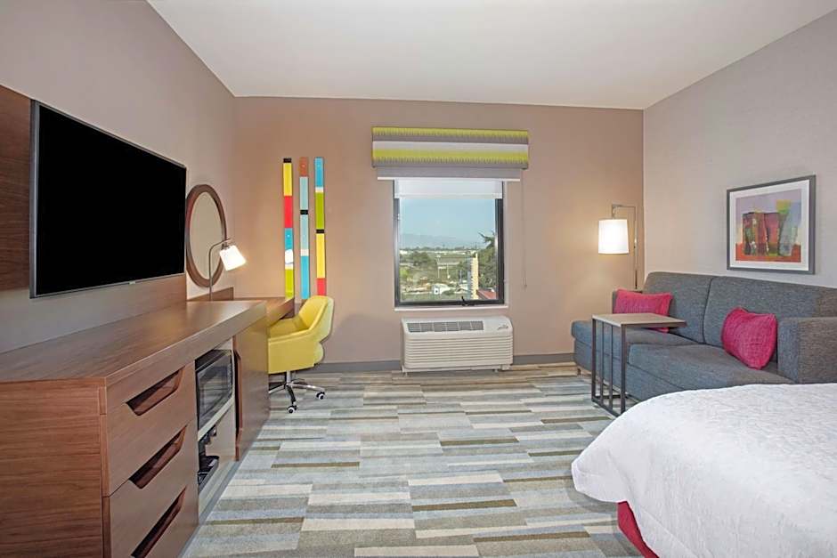 Hampton Inn By Hilton & Suites Watsonville, CA