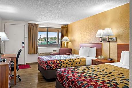 2 Double Beds, Smoking