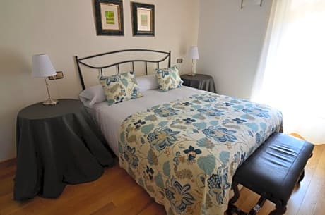 Double Room with with private external bathroom