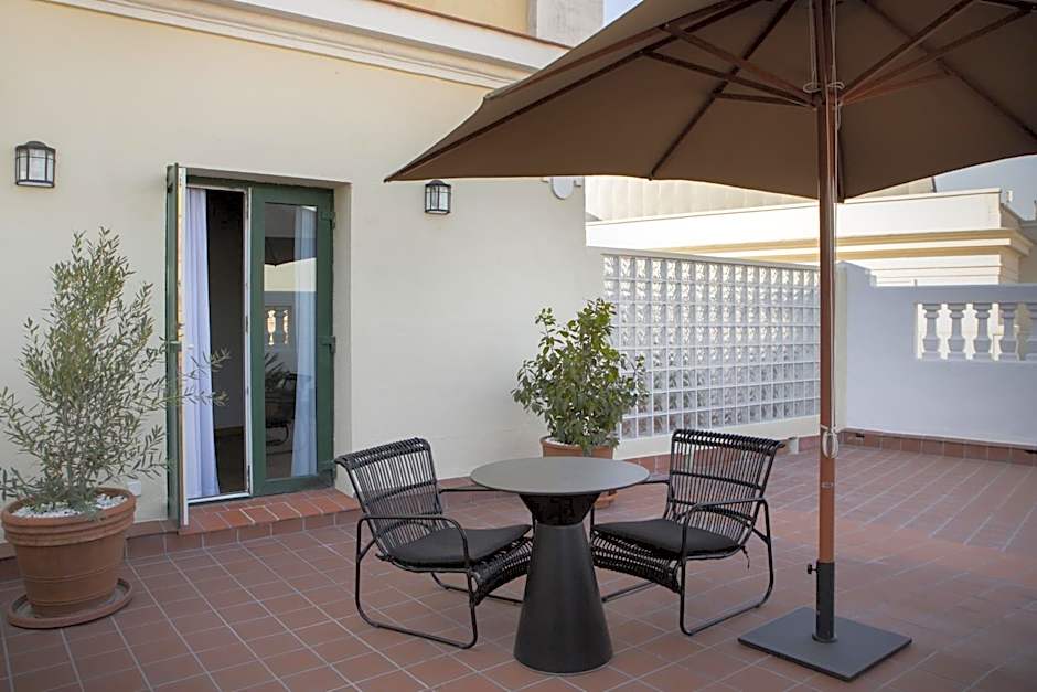 Petit Palace Triball