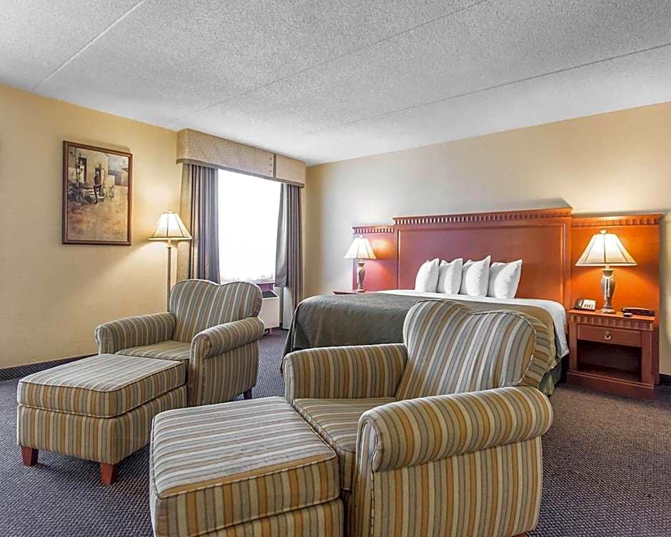 Quality Inn & Suites Bay Front