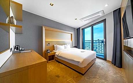 Double Room with Partial Ocean View
