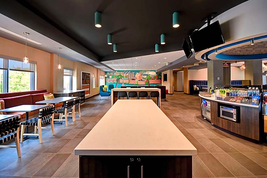 Tru by Hilton Manchester Downtown