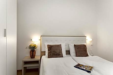 One-Bedroom Apartment with Balcony (2 people)