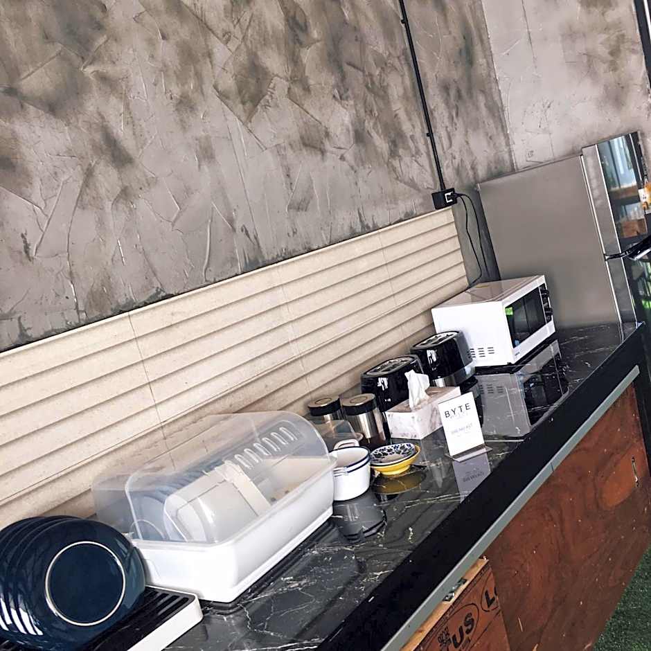 BYTE hostel