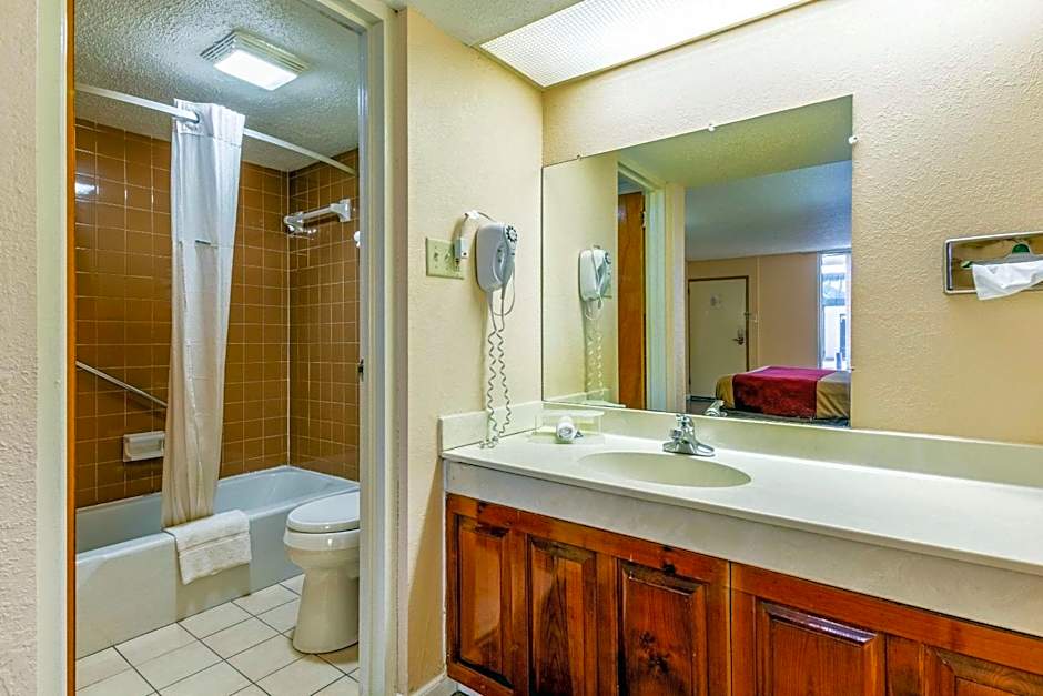 Econo Lodge Rocky Top