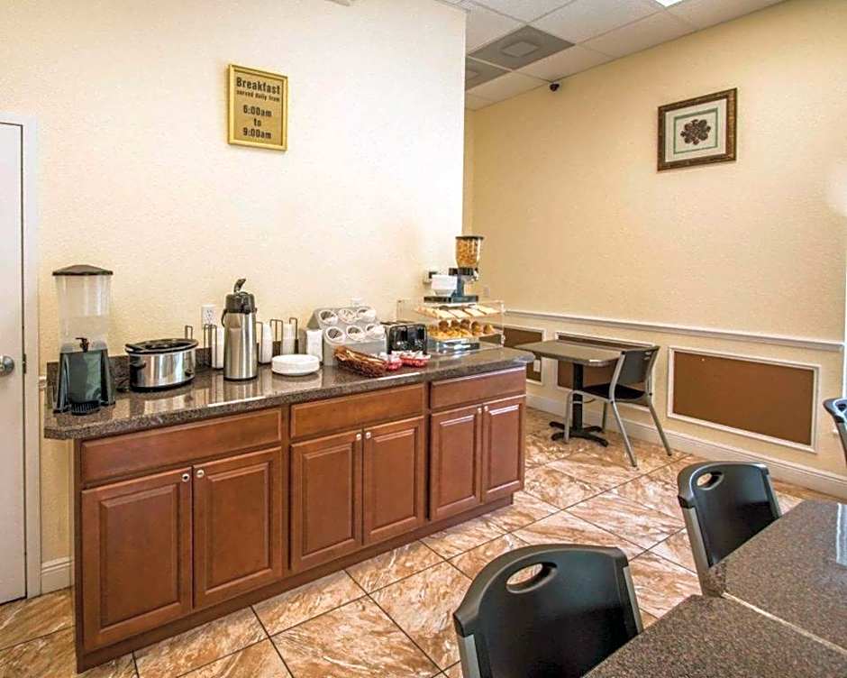 Quality Inn Kissimmee West - Lake Buena Vista South
