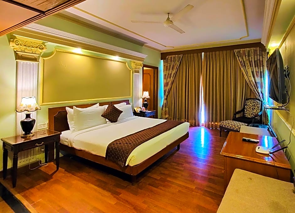 Hotel Tuli International