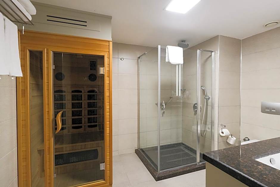 Ramada Plaza by Wyndham Izmir