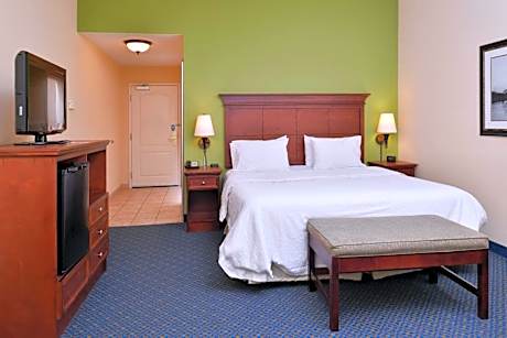 King Room with Sofa Bed and Study - Non-Smoking