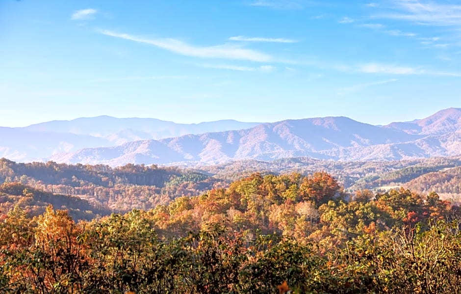 Outland Chalet & Suites Great Smoky Mountains