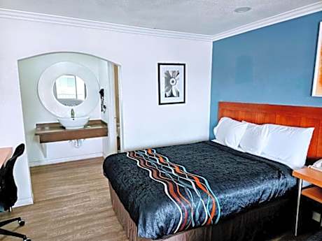 King Bed Non-Smoking