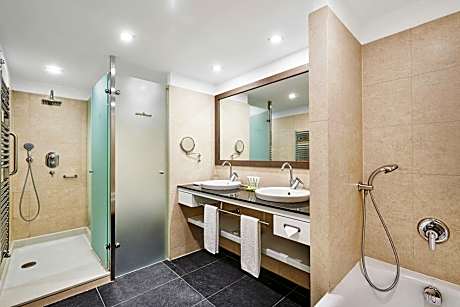 Premium, Guest room, 2 Twin, Beachfront, Contemporary, Balcony