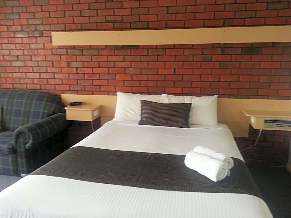 Big Valley Lakeside Paradise Motor Inn