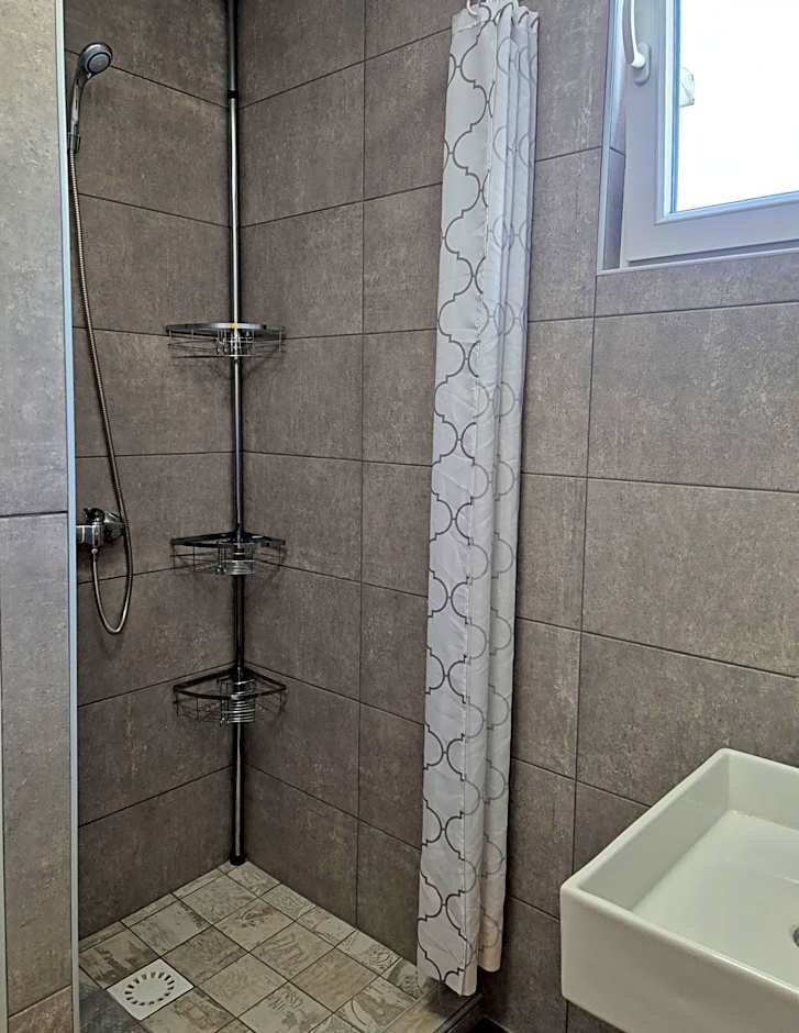 Bled Lesce station rooms and depo