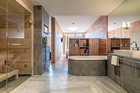 Luxury Suite with Balcony and Sauna